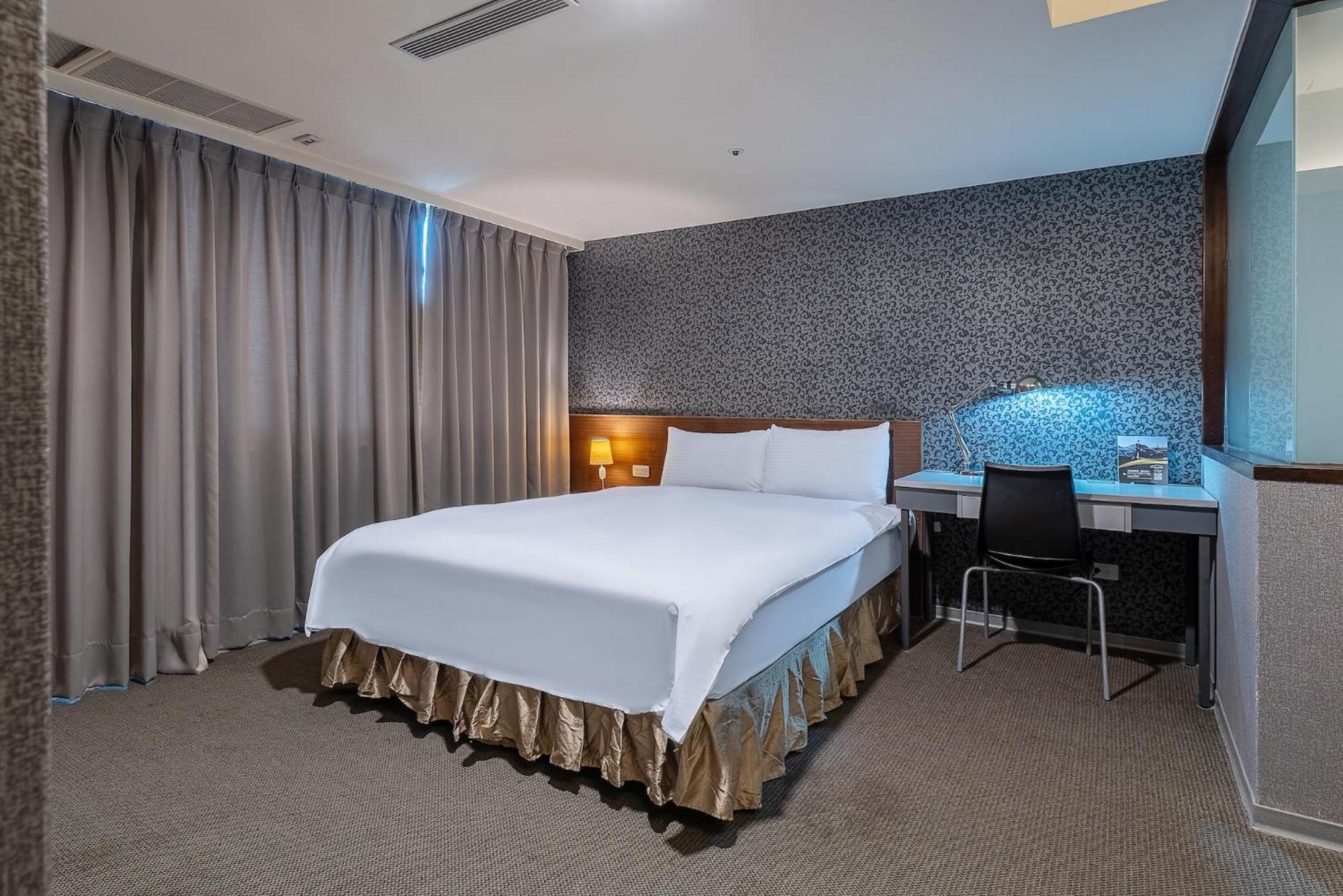 The Galerie Hotel Taichung Exterior photo