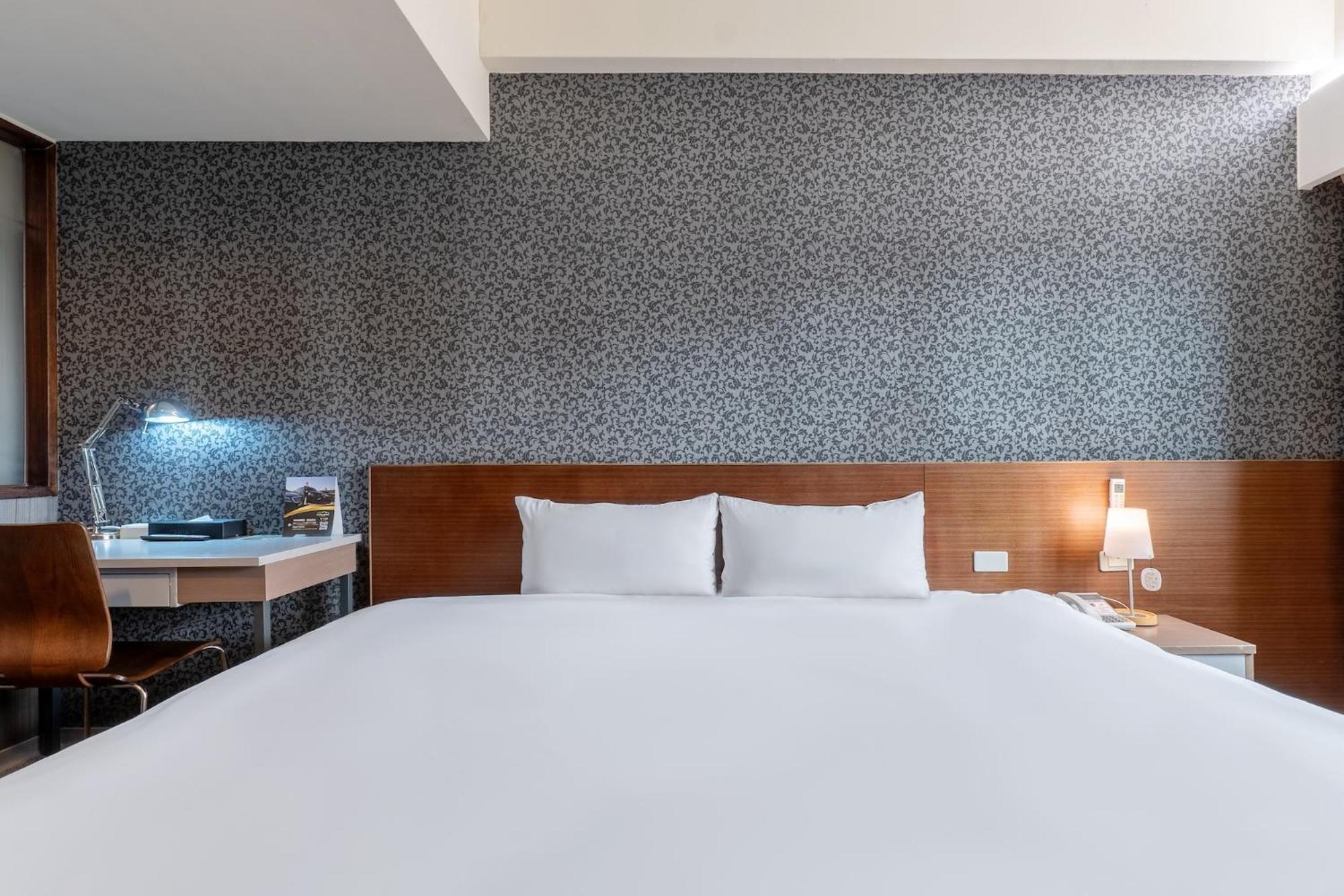 The Galerie Hotel Taichung Exterior photo