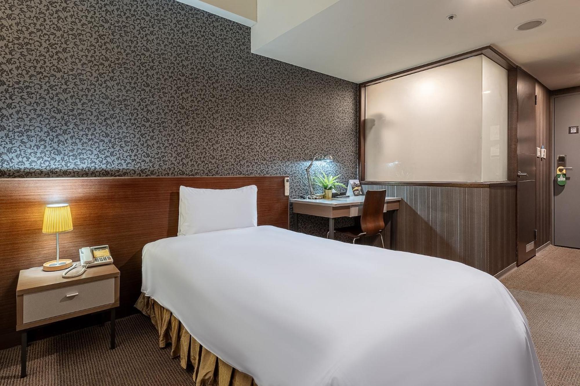 The Galerie Hotel Taichung Exterior photo