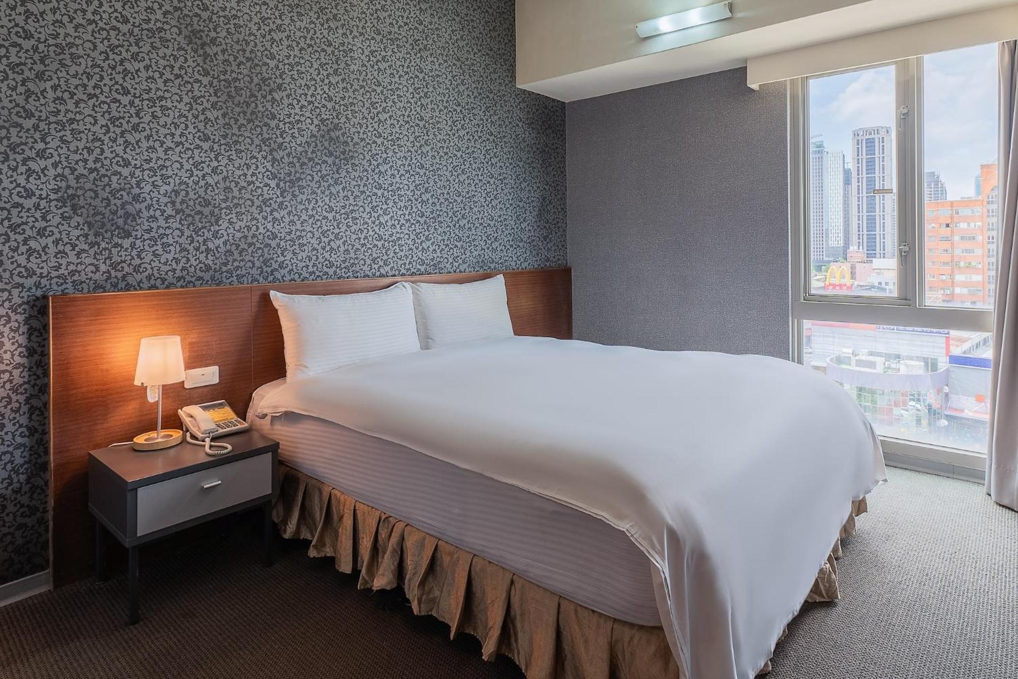 The Galerie Hotel Taichung Exterior photo