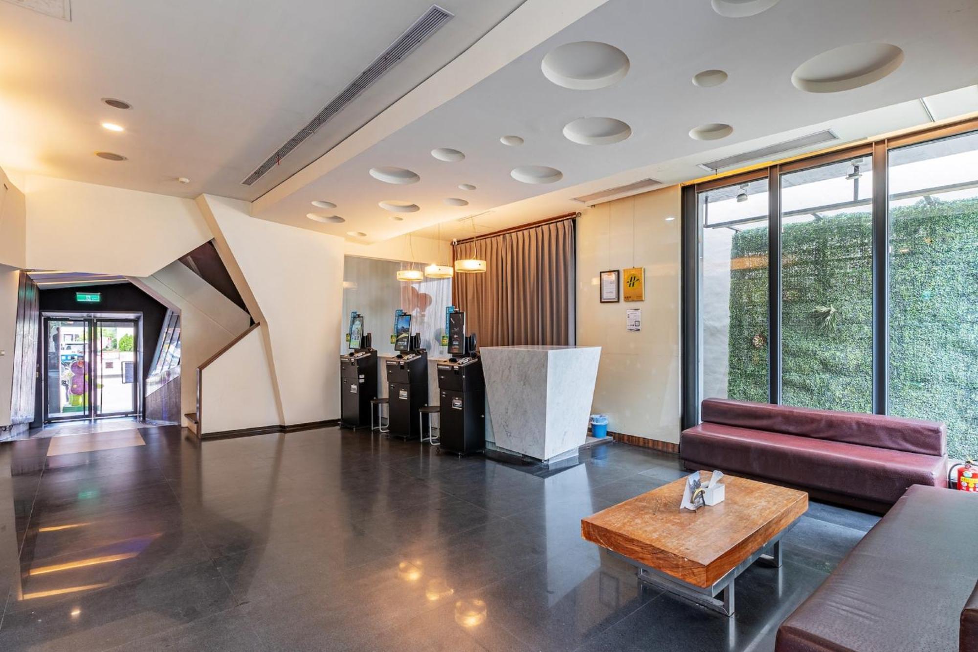 The Galerie Hotel Taichung Exterior photo