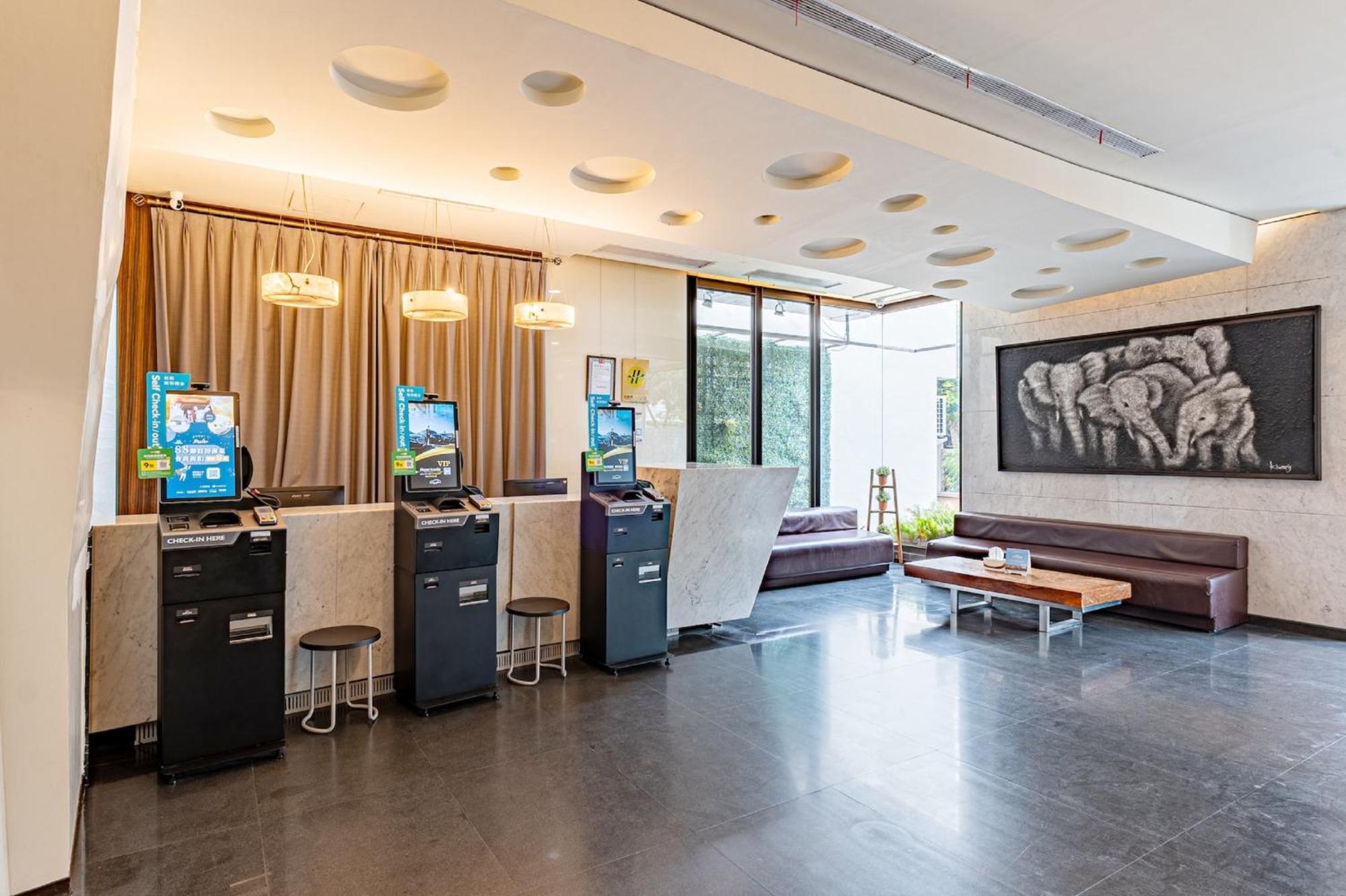 The Galerie Hotel Taichung Exterior photo