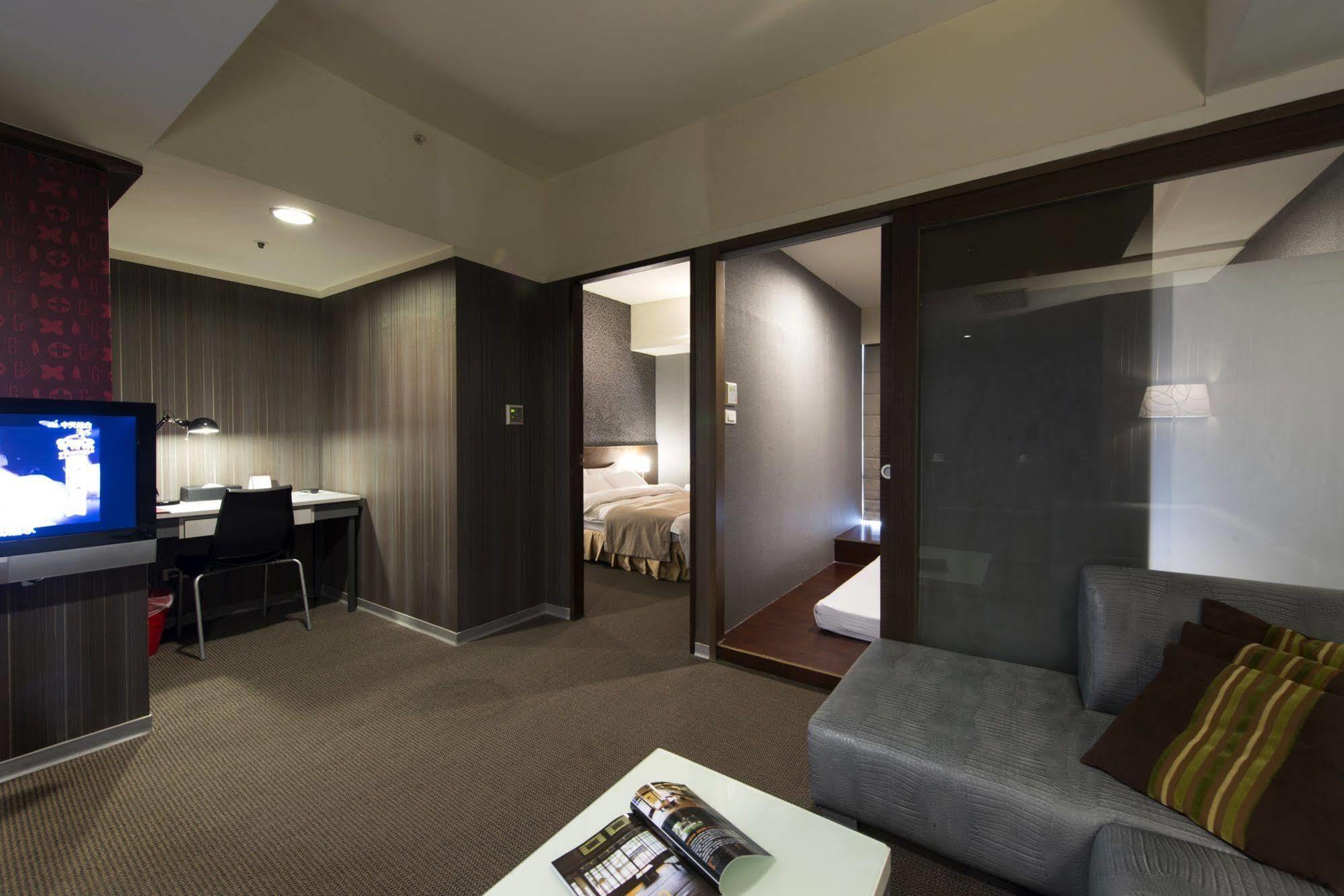 The Galerie Hotel Taichung Exterior photo